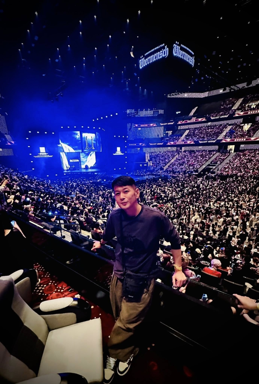 吳家樂在社交平台表示靠關係入場睇GD演唱會