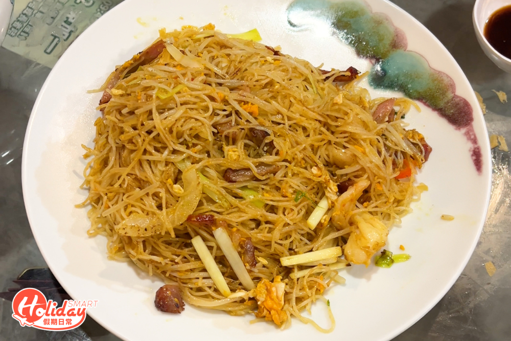 小編點了一碟星洲炒米，但等候上菜時間卻長達1小時，幸好上菜時仍熱氣騰騰，鑊氣十足，味道正宗。