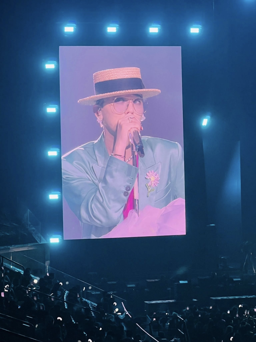 吳家樂：「突然收到一個娛樂圈中人脈勁、勢力大嘅明星朋友電話，給我和太太一個驚驚驚喜」