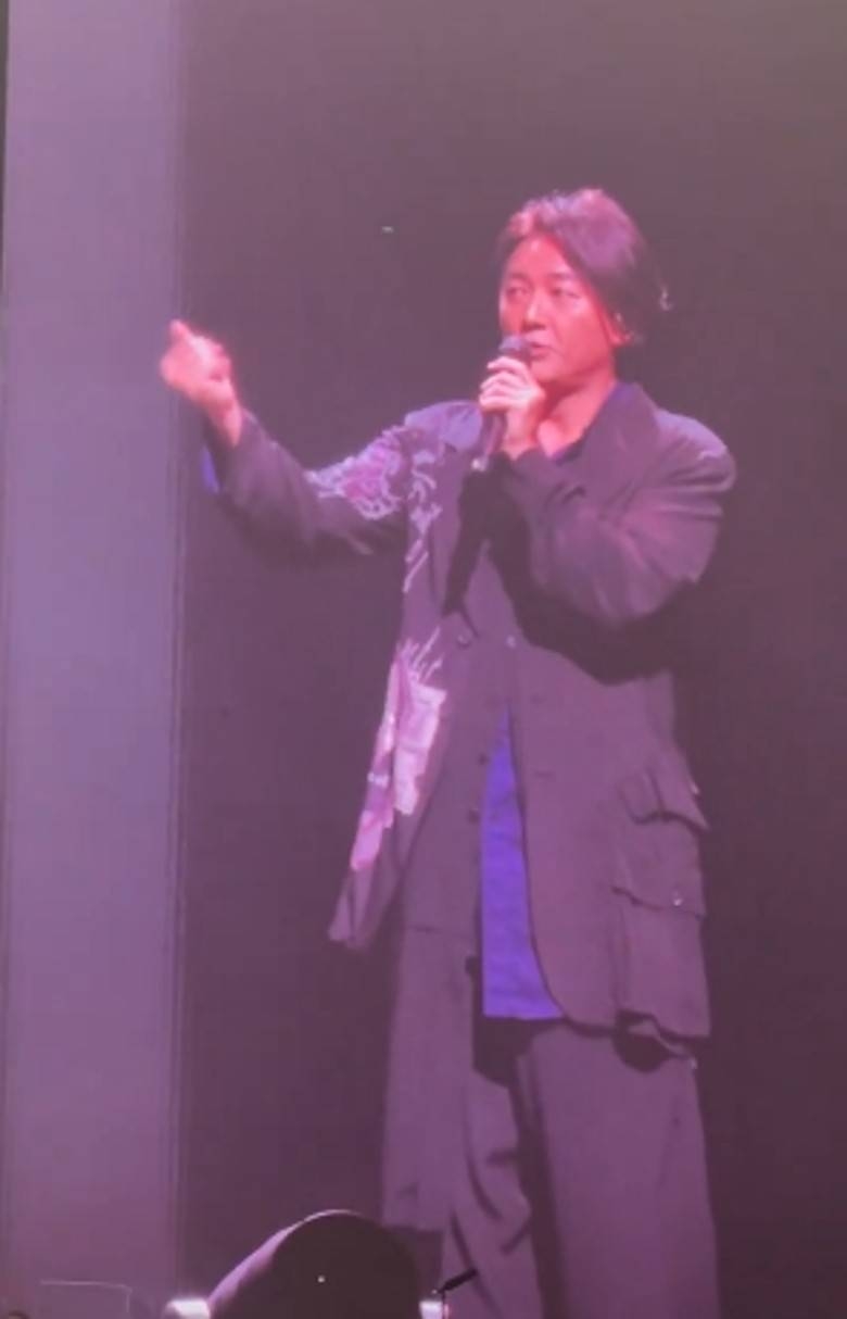 陳小春請來鄭伊健作演唱會特別嘉賓合唱《友情歲月》