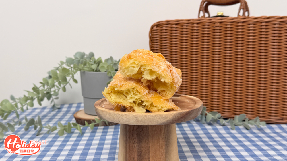 炸蛋球看起來超鬆軟，入口即刻感受到濃濃蛋香味，表面還有砂糖，咬下有微微沙沙口感，超級滿足！