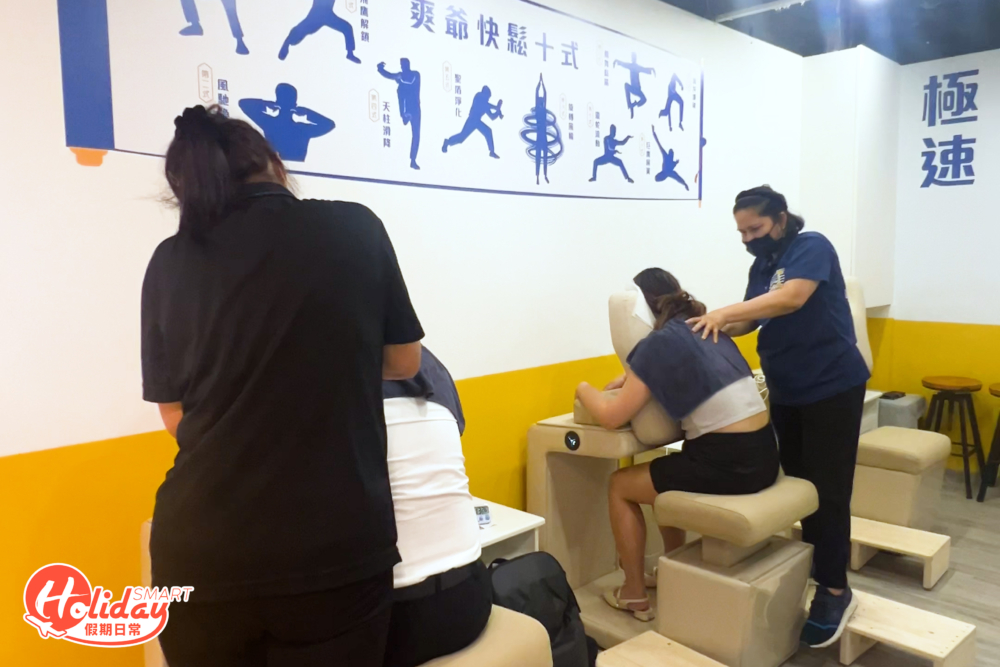 店面不大，座位數量有限，最多同時只能容納4位技師，清一色都是泰國女師傅。