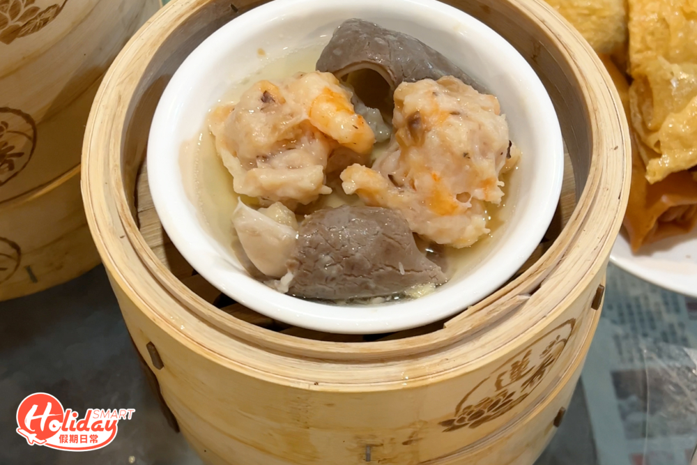 幸好最後小編亦成功取得招牌豬肚燒賣，豬肚口感爽脆入味。