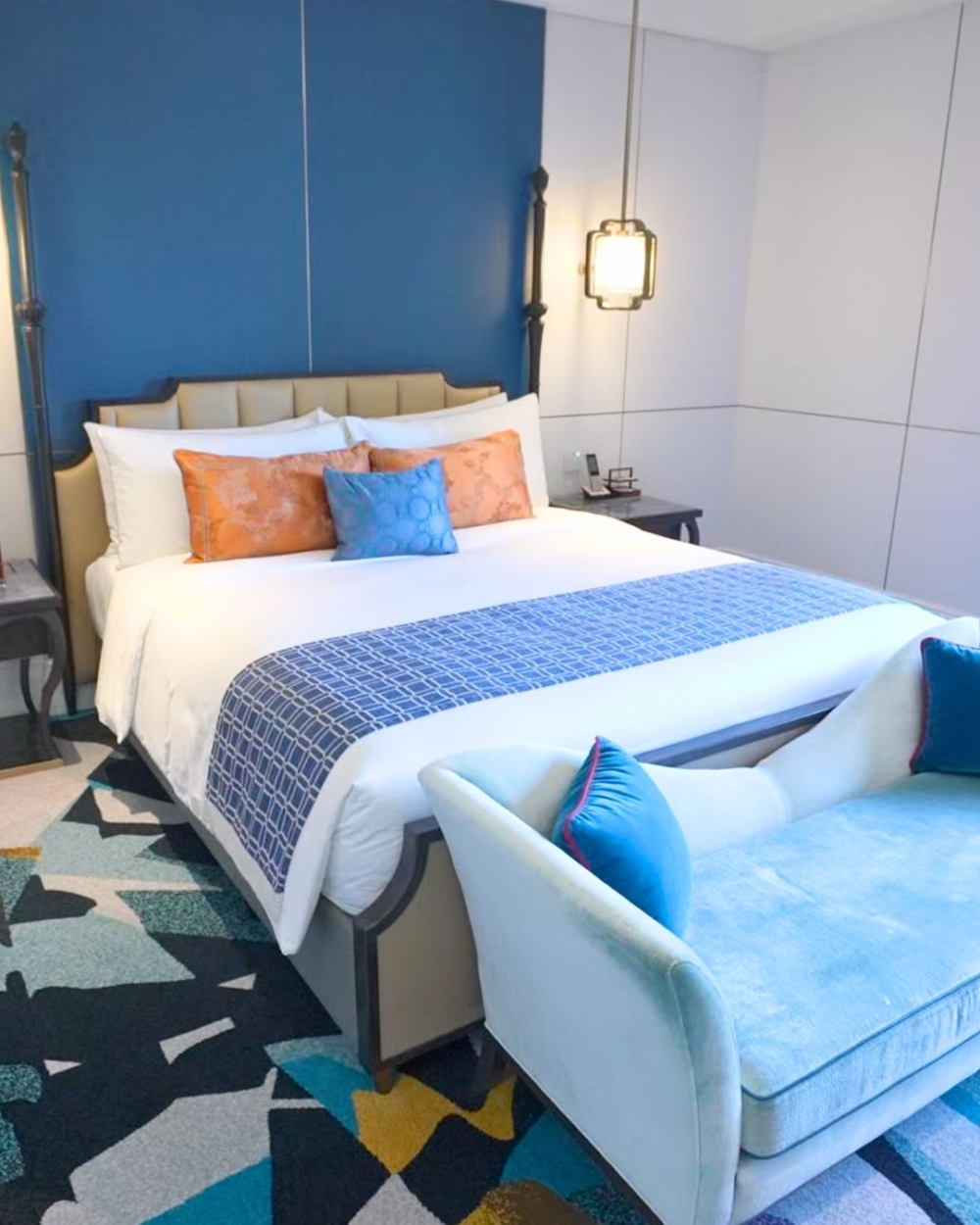 澳門上葡京豪華套房超舒適,高質感寢具配上精緻設計,讓大家有一個甜夢晚上,叉足電第二日再戰!