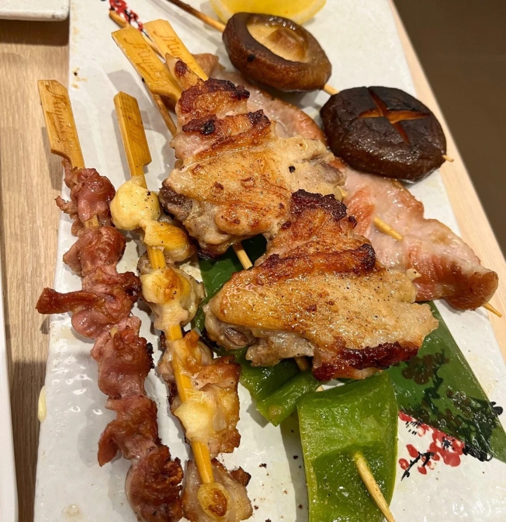 十勝牛以北海道十勝地區出產牛肉為主題的日式餐廳，提供火鍋及燒肉兩大主打