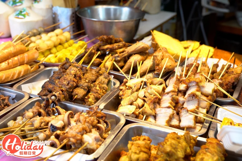 Sai Jai Thai Store的串燒選擇多元,包括雞腎、豬頸肉、雞軟骨、韭菜、菠蘿、粟米等,即叫即燒,外皮微焦、內裡juicy,吃起來香口惹味。