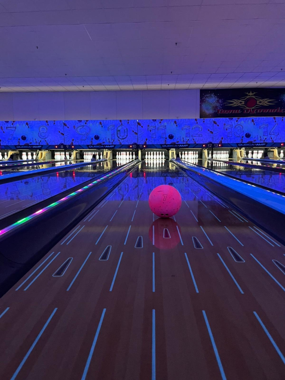 屯門室內好去處：美樂保齡球場——朋友聚會首選。