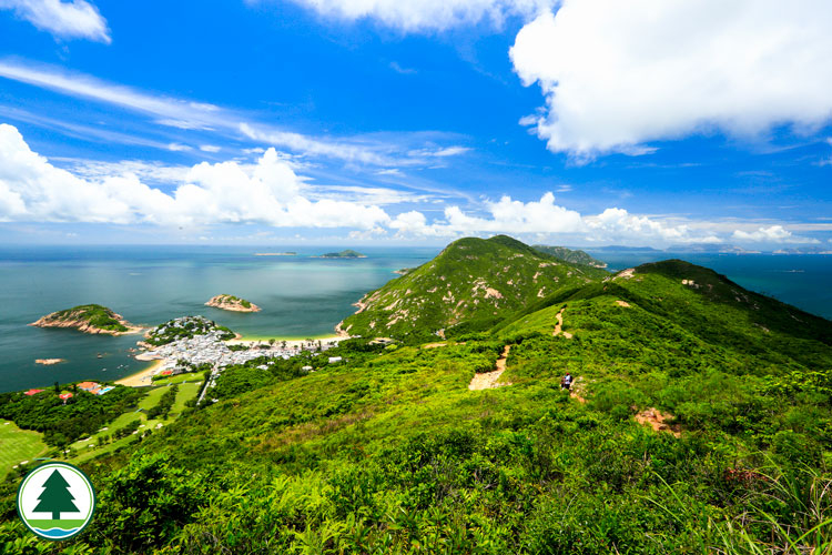 龍脊是港島東部最具人氣的行山路線。