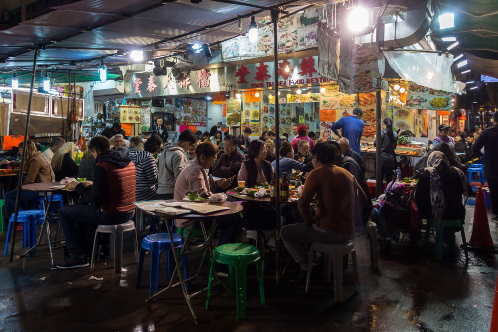 廟街內也有許多好吃的小吃,任你揀任你食!