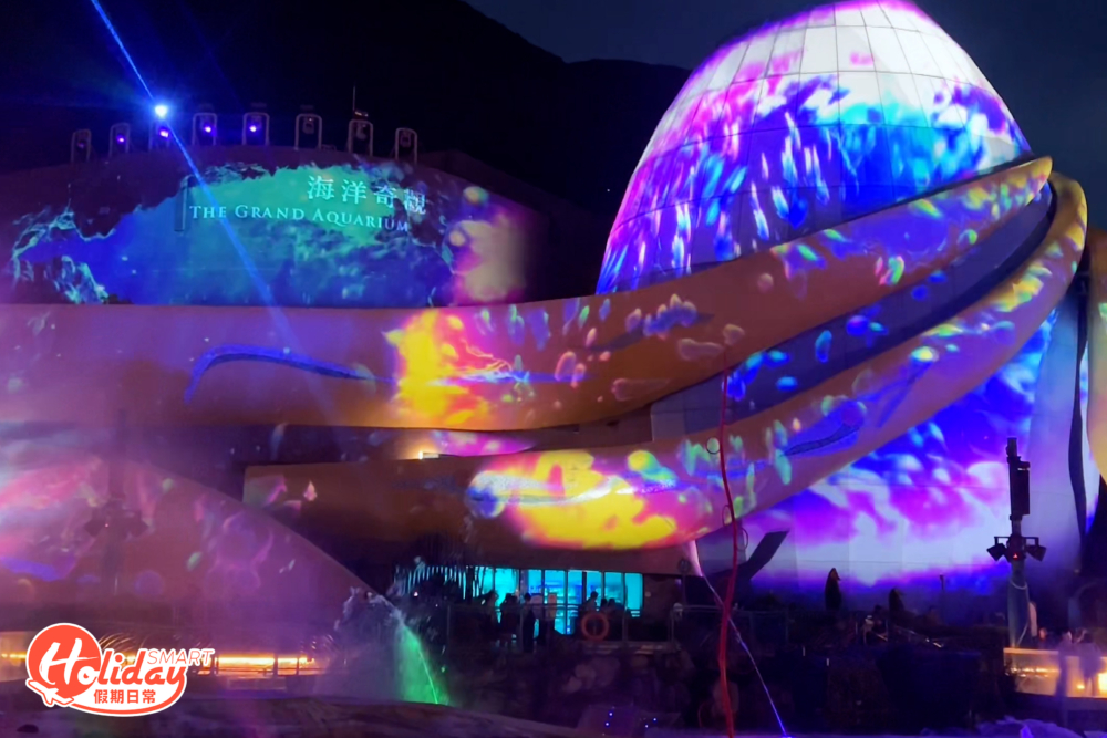 結合震撼的水幕特效和舞動噴泉，呈現一場巨型隆重光影匯演。