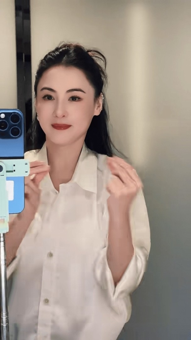 網友曾留言勸栢芝停用濾鏡,別浪費了真實美貌。