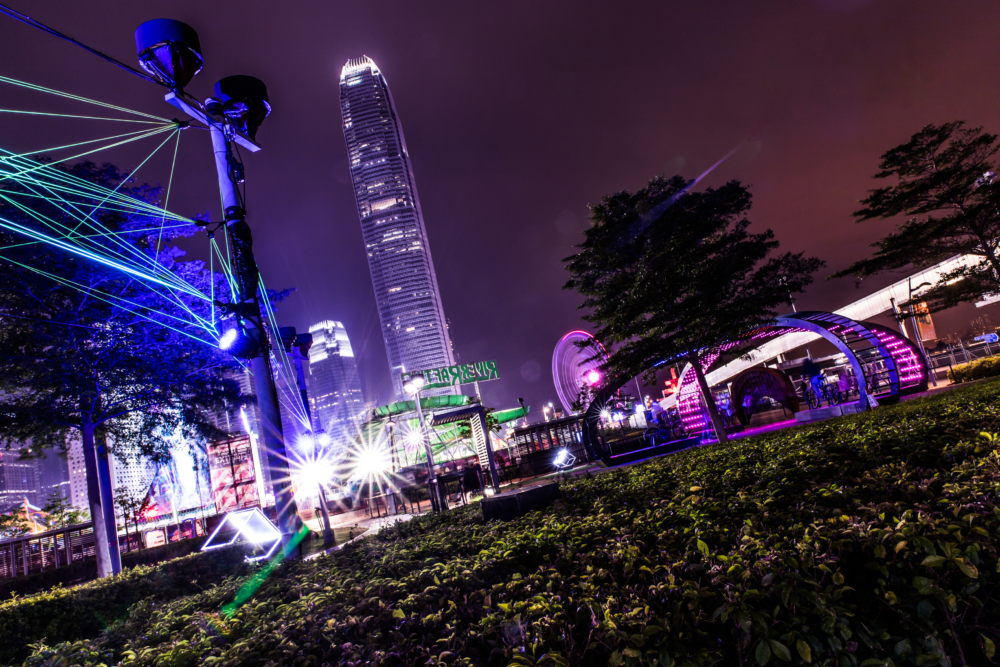 入場閘口通常位於中環天星小輪及十號碼頭附近或金鐘添馬公園毗鄰