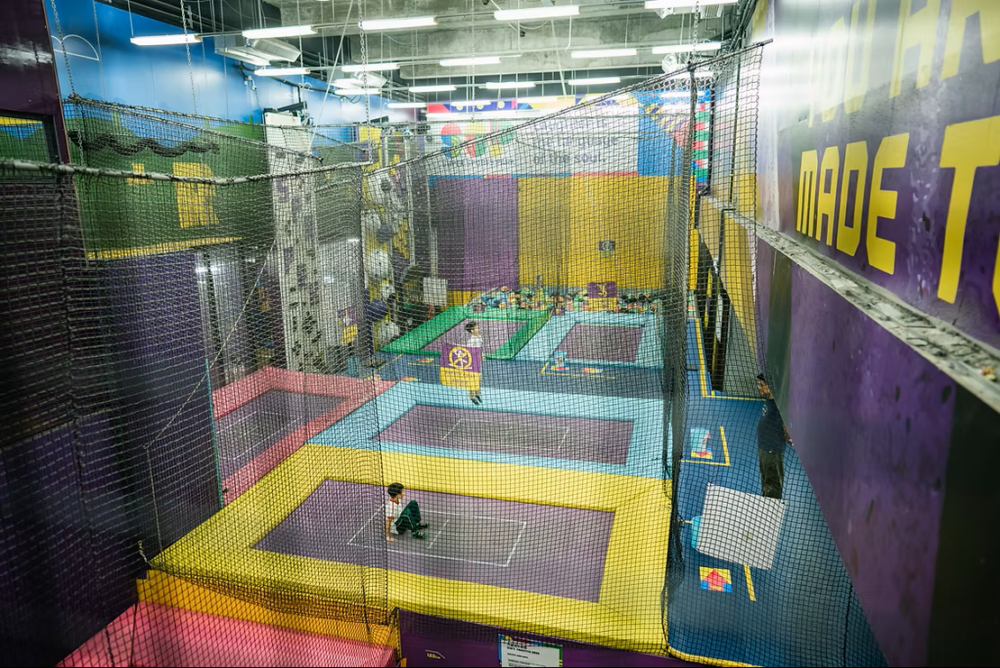 場內設有大小朋友絕對愛上的彈簧床