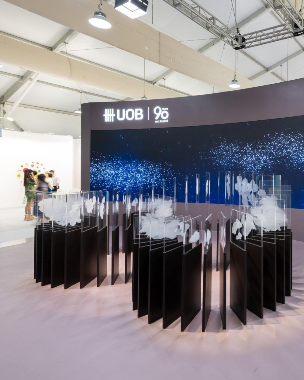 Art Central致力展示當代亞洲及國際藝術的最新趨勢，吸引來自世界各地的畫廊、策展人、收藏家及藝術愛好者