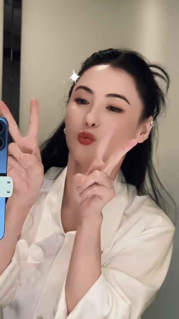 不過其實張栢芝被質疑變臉亦不是第一次,社交平台上上傳的影片不時被指不自然