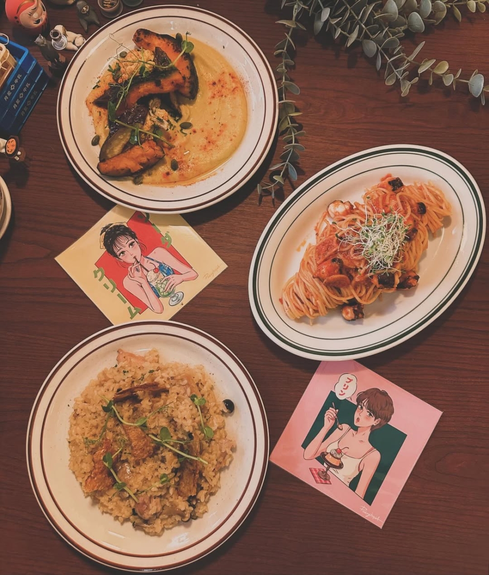 ADO洋食屋主打日式蛋包飯、咖哩飯與焗豬扒意粉,口味正宗、份量十足。