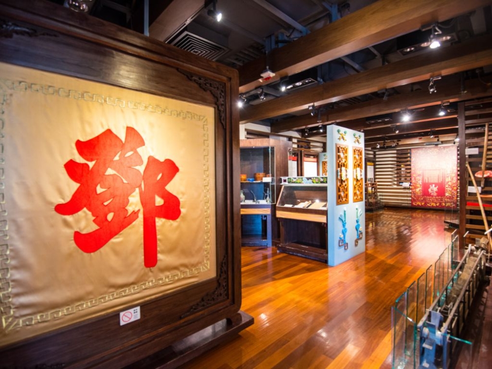 鄧族文物館暨訪客中心可了解更多歷史與文物資訊