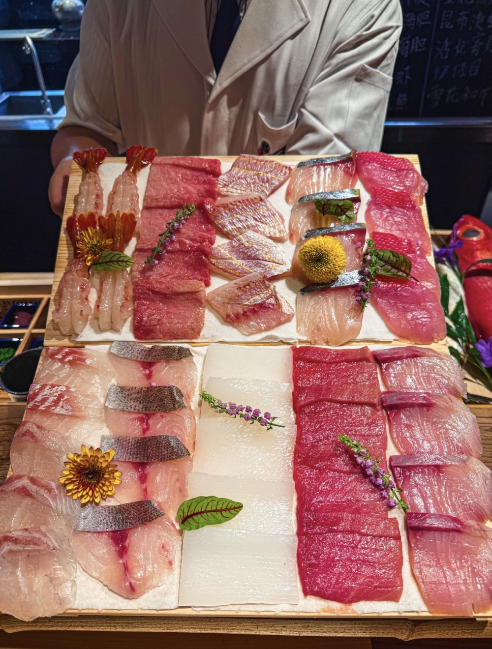 金槍魚大腹/牡丹蝦無限加。