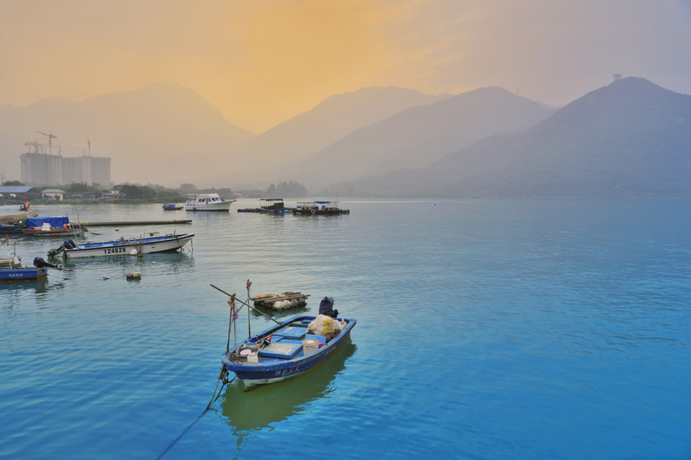 馬灣交通便利，可從中環或荃灣乘渡輪，或經青衣、葵芳等地搭巴士，約30至40分鐘抵達，享受便捷旅程和海景！