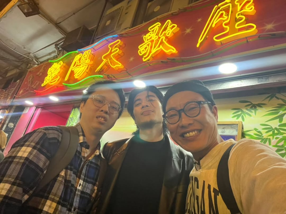 Dickson：「同時藉此機會，多謝歷年的幕後兄弟姊妹，多得你們用心製作，專家的道路才走得下去。