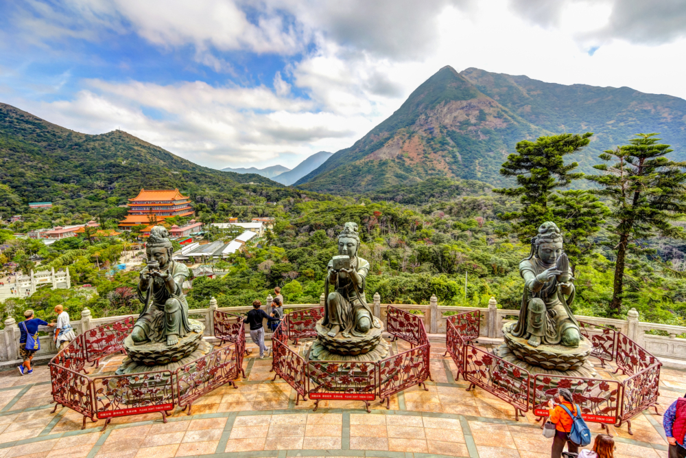 代表佛教六種修行精神的莊嚴六天母像。