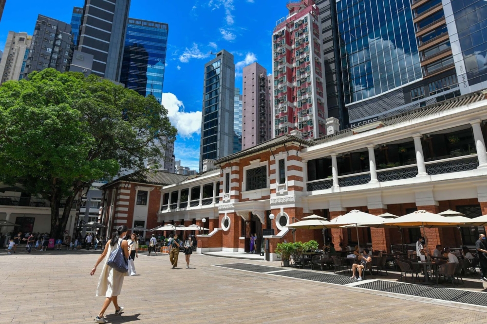 大館的前身為中區警署建築群，如今已活化成一個融合傳統與現代的文化藝術中心。