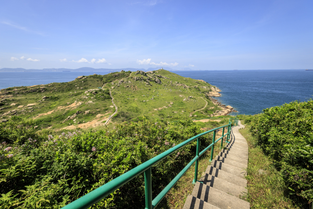 蒲台島的郊遊徑沿途幾乎沒有補給站，夏季需自備足夠飲水、防曬用品和帽子，以防中暑。