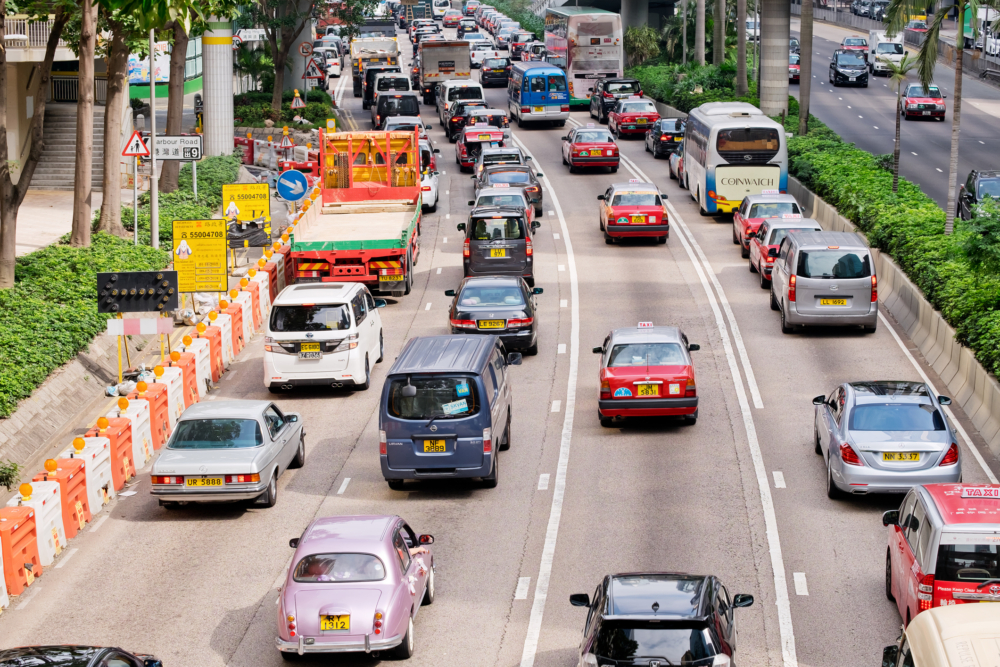 在進行內地車牌轉香港車牌的程序時，了解兩地駕駛執照的汽車類別對應關係至關重要。