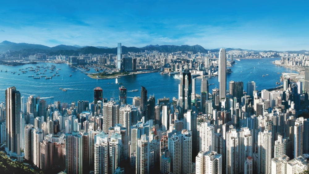 西高山度適中、景觀開揚，可俯瞰整個維多利亞港，並遠眺薄扶林至南丫島一帶的海景！