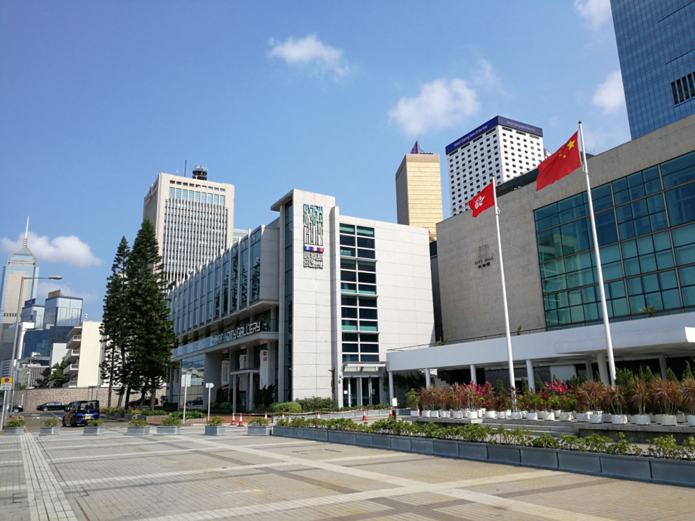 展城館位於中環愛丁堡廣場，是香港首個以規劃及城市發展為主題的展覽館，通過互動模型和多媒體展示，讓訪客了解香港的過去、現在與未來。