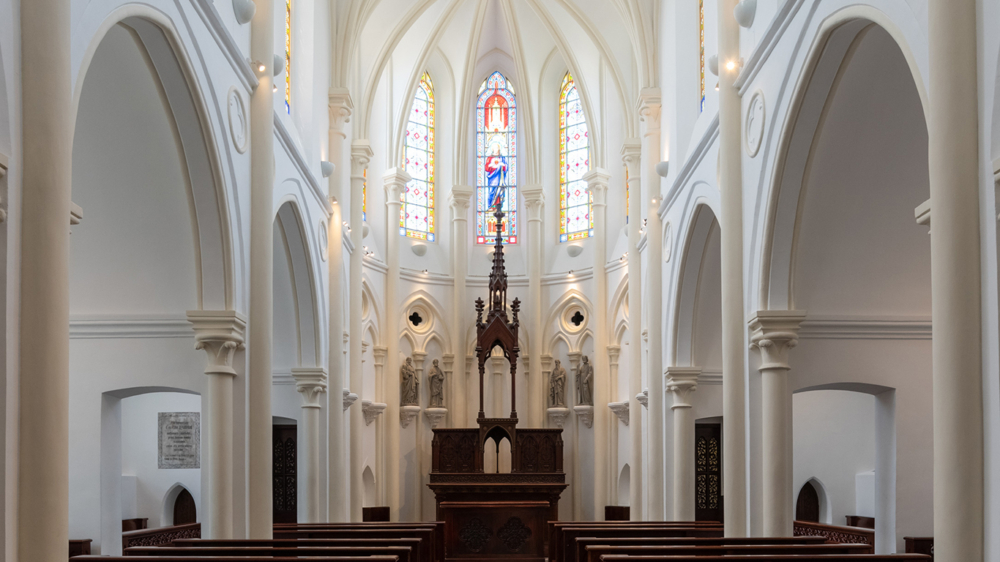 位於薄扶林的伯大尼修院，是一座建於1875年的新哥德式宗教建築，最初由法國外方傳道會興建，用作傳教士療養之用。