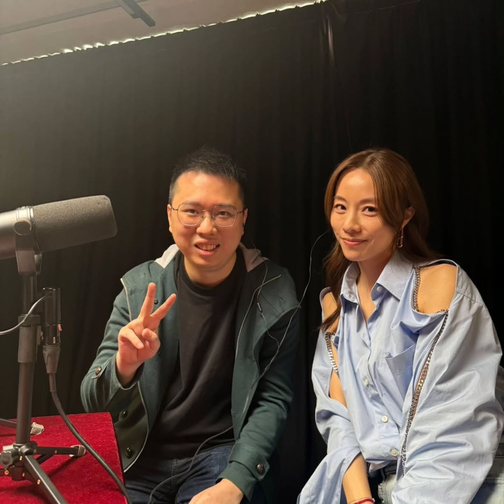 同時由於兩人離巢時間相近，亦不禁引起網友猜測，懷疑公司內部出現變動引發集體「逃亡潮」！