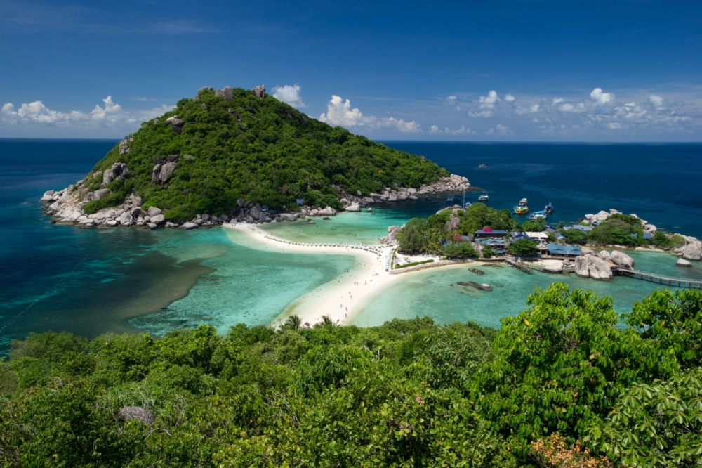 泰國第3大島嶼——蘇梅島，以水清沙幼、人煙稀少的零污染景致聞名