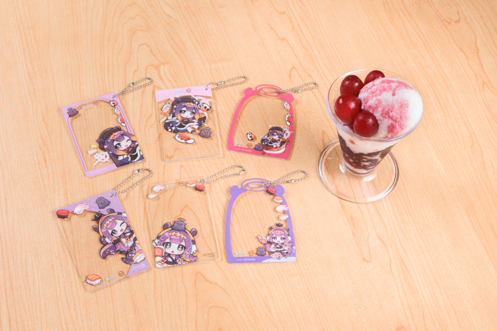 紅提子芭菲（$38）隨餐附贈限定透明卡鑰匙圈（共 6 款，款式隨機）