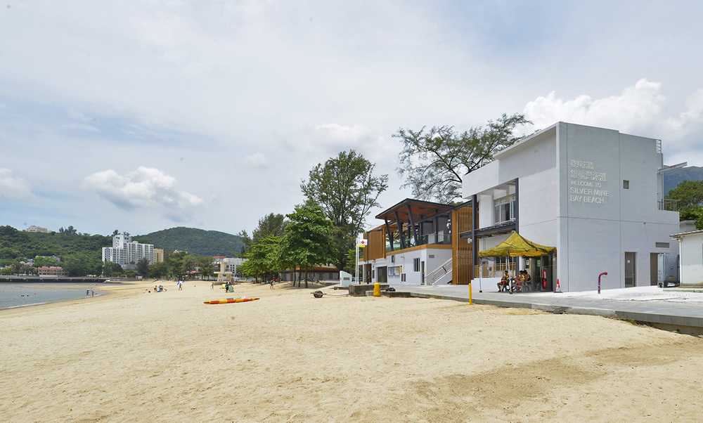 梅窩的梅窩好去處首推銀礦灣沙灘，這裡是放鬆身心、享受陽光海灘的理想地點！