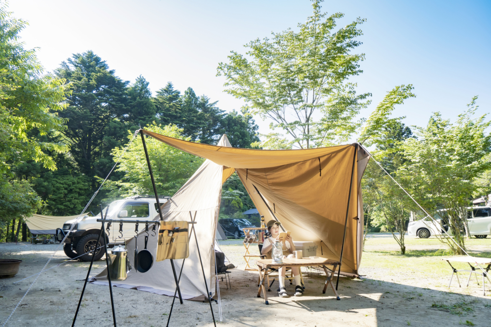香港「車中泊」是指將私家車或越野車簡單改裝成睡眠空間，適合短途旅行，是一種方便、靈活且門檻低的戶外體驗。