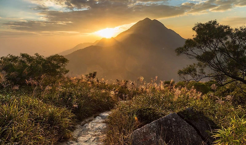 香港日出好去處：鳳凰山。