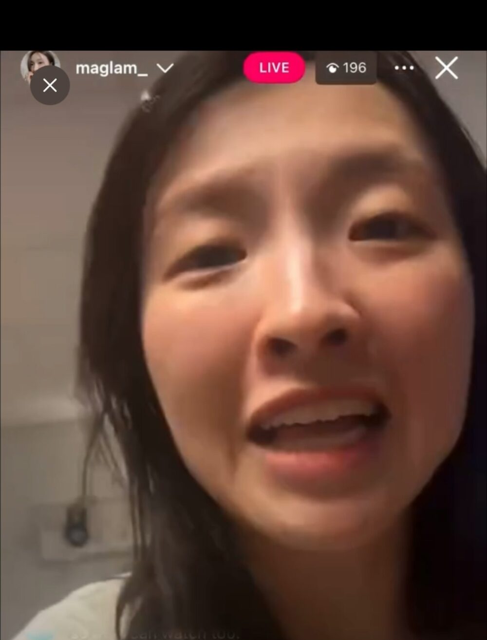 直播鏡頭只有一秒影住惶恐並喘著氣的Mag