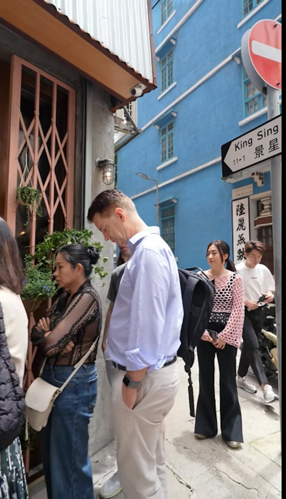 甘比近日上傳影片分享自己到灣仔吃泰國菜