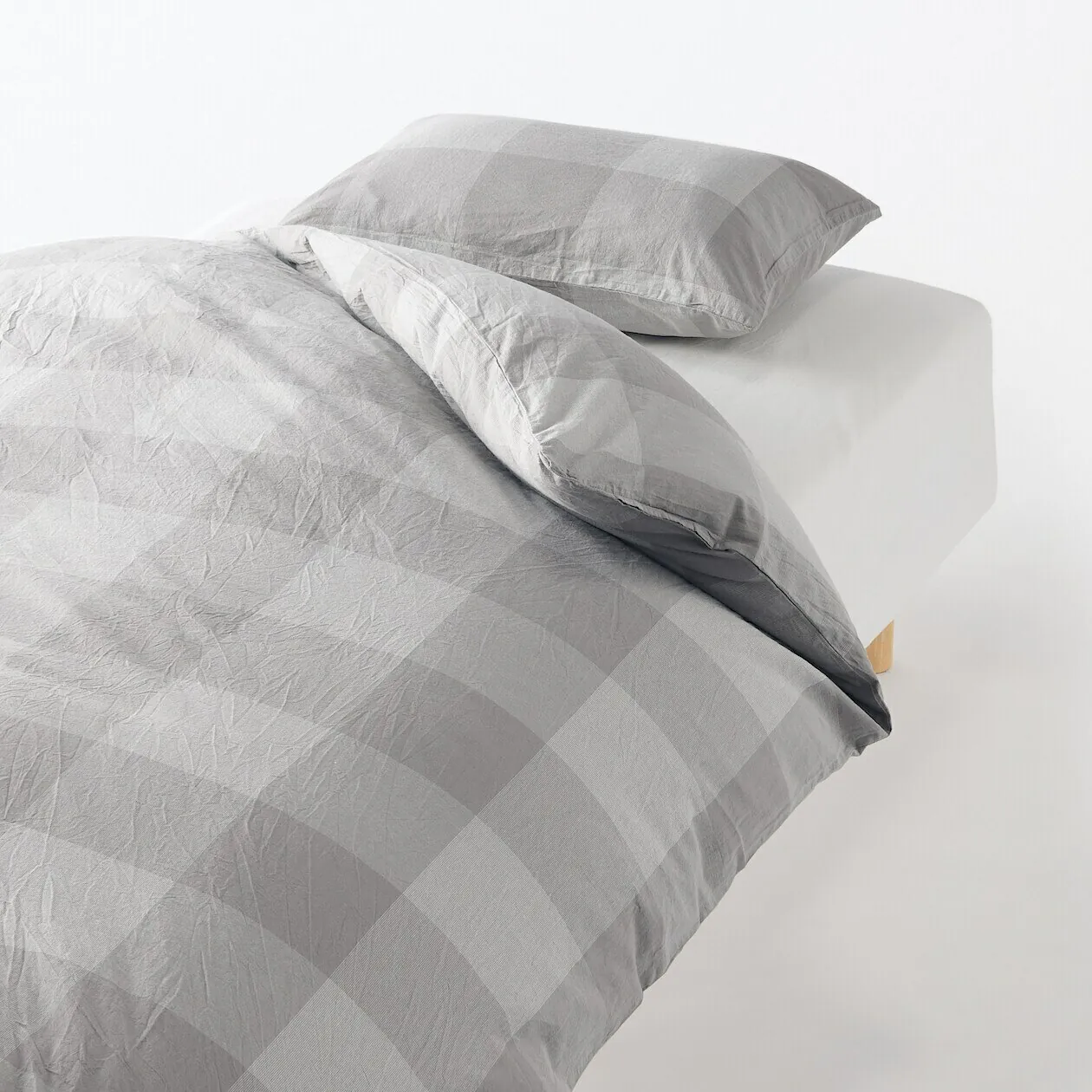 170 x 210cm.經過水洗加工處理，呈現出棉質的自然質感，採用100%有機棉