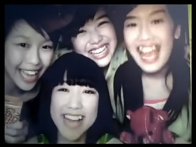 另一位廣告女角現居紐約的網紅Viveca（右邊）亦有「現身」留言