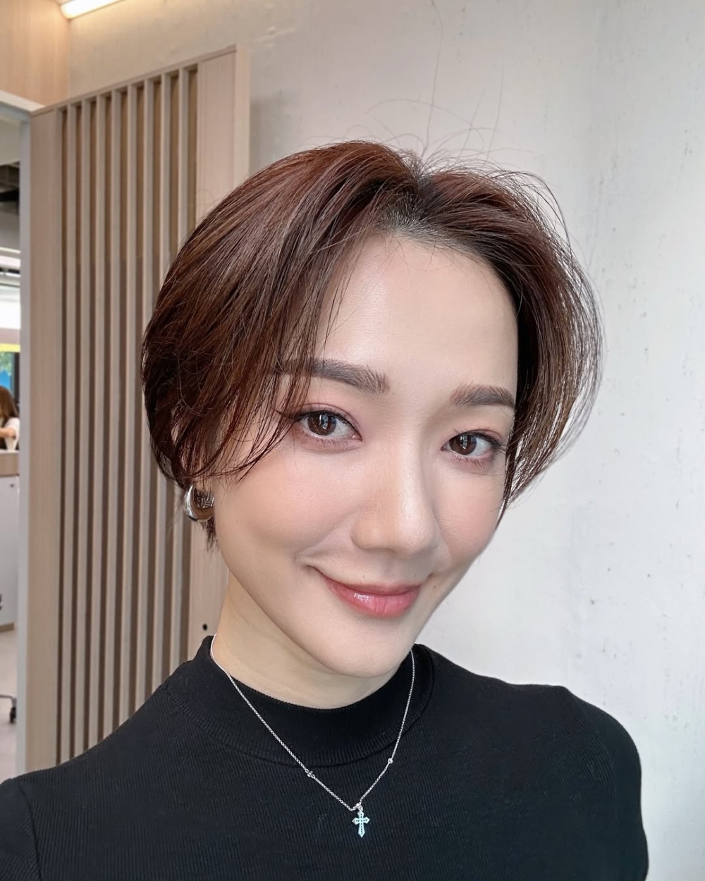 王君馨亦引述聖經《啟示錄》中的「獸印」