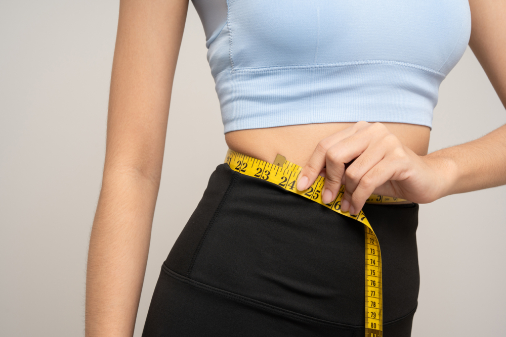 跑步能幫助全身性燃脂，包含腹部，但想讓腰腹線條更明顯，必須搭配飲食控制與核心訓練。