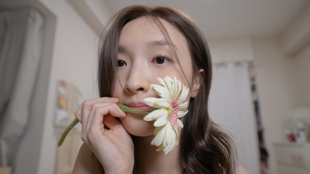 當中就有網友透露Mag疑似是因音樂會正身處英國