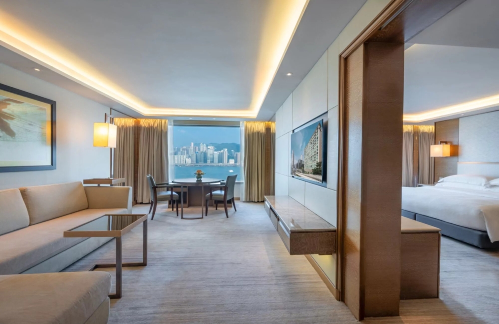 海景嘉福洲際酒店是一家屢獲殊榮的五星級酒店,就在維多利亞港旁,坐擁開闊的海景與香港迷人夜色。