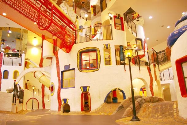 這座專為兒童設計的教育型遊樂場是大阪市中心最受歡迎的「大阪兒童公園」。