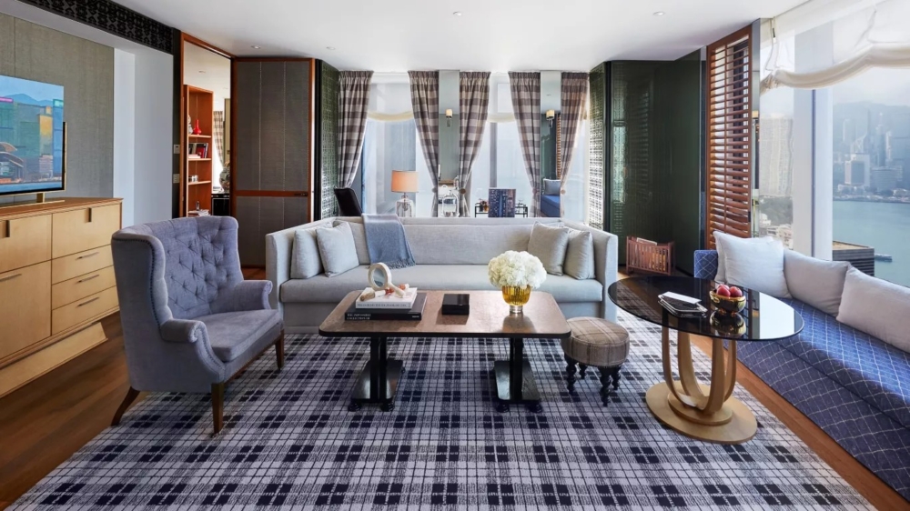 位於尖沙咀 Victoria Dockside 的瑰麗酒店,是 staycation 界的「夢幻級」選擇。