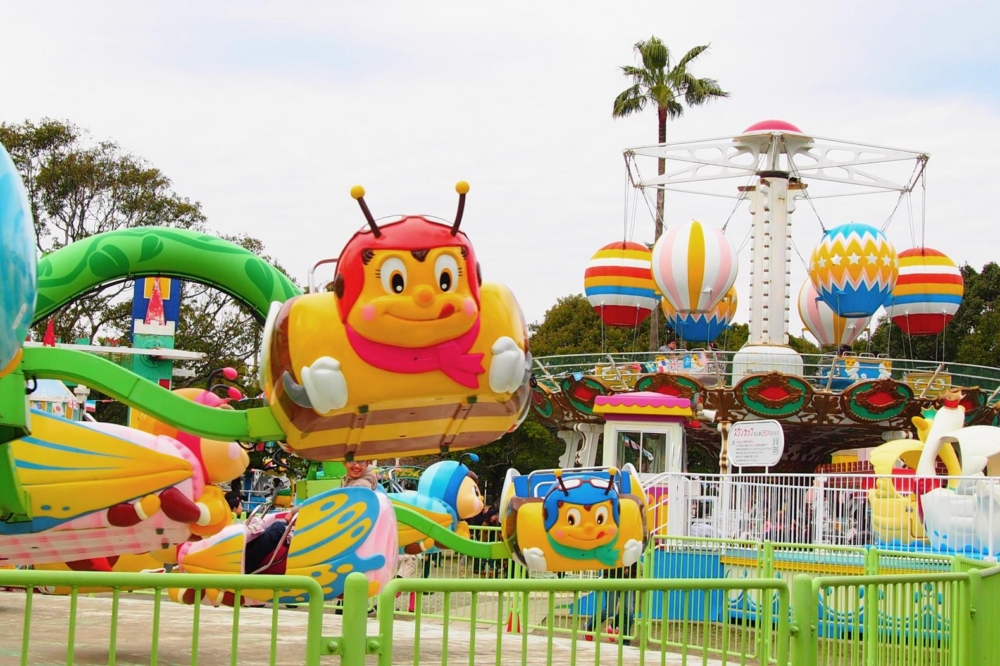 宮崎市鳳凰自然動物園:與大象散步的難忘回憶。