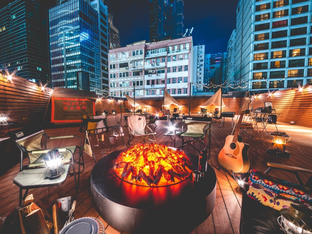 火土燒肉是尖沙咀人氣的都市露營主題餐廳,以野營風格設計,讓人享受充滿儀式感的日式燒肉體驗。