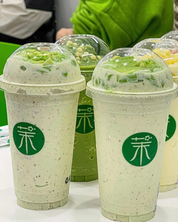 招牌牛油果酸奶奶昔